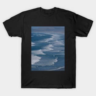 waves rolling in T-Shirt